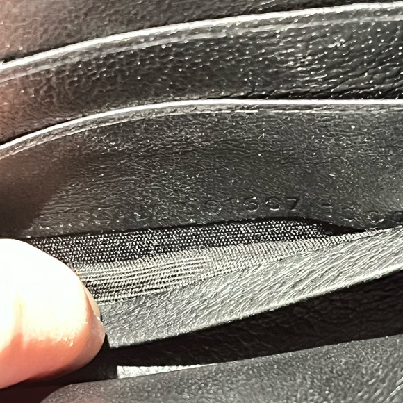 Pre-loved Balenciaga Wallet on Chain(barely used) - Picture 11 of 15